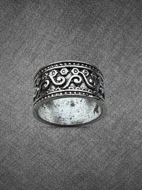 Vintage Silver Ornate Pattern Ring Size 5.5